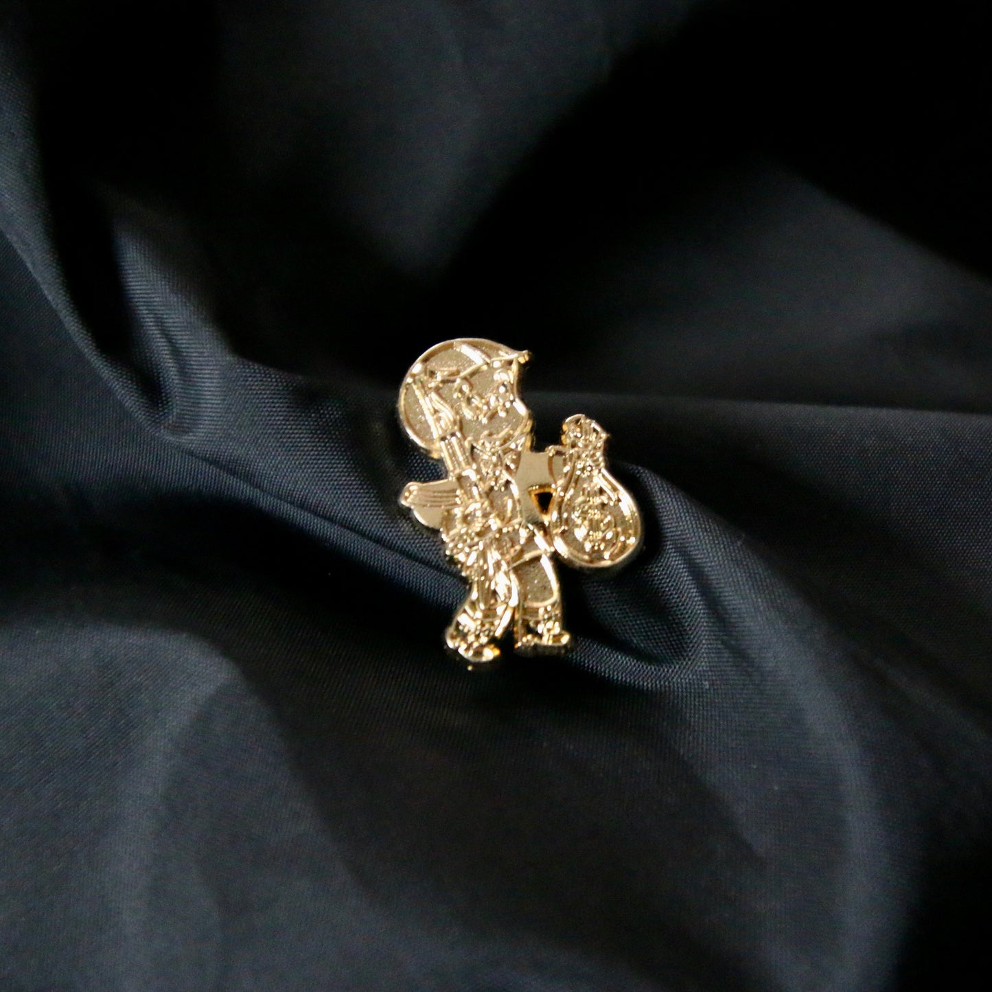 Secure the bag (gold)